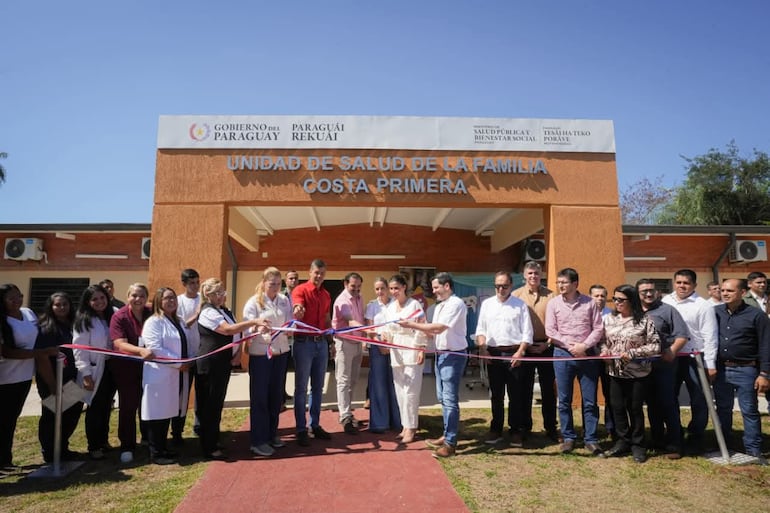 Acto de inauguración de la USF en la compañía Costa Primera, de Paraguarí.