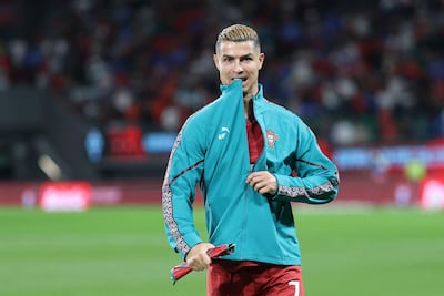 Cristiano Ronaldo dos Santos Aveiro (41 años).