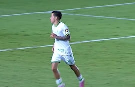 El paraguayo Matías Segovia, futbolista de América Mg, celebra un gol en el partido frente a Novorizontino por la fecha 1 de la Copa Sul-Sudeste en el estadio Dr. Jorge Ismael de Biasi, en Novo Horizonte, Brasil.