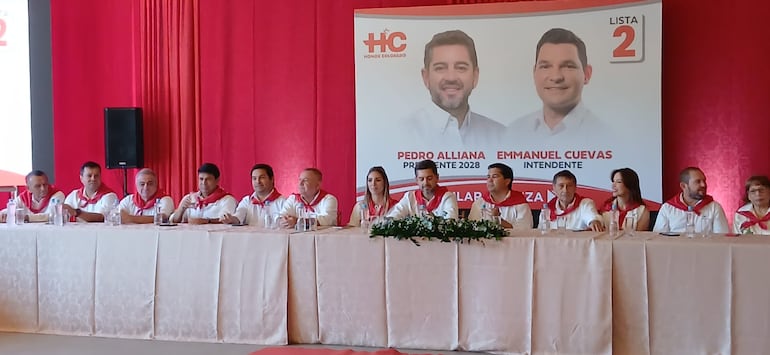 Honor Colorado presenta a sus precandidatos a intendentes en los 16 distritos de Ñeembucú