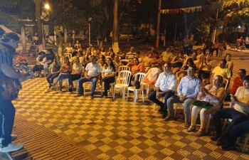 Javier Díaz, vocalista de un grupo musical, lamentó la situación actual de la ciudad y pidió a las autoridades dejar de lado las divisiones políticas