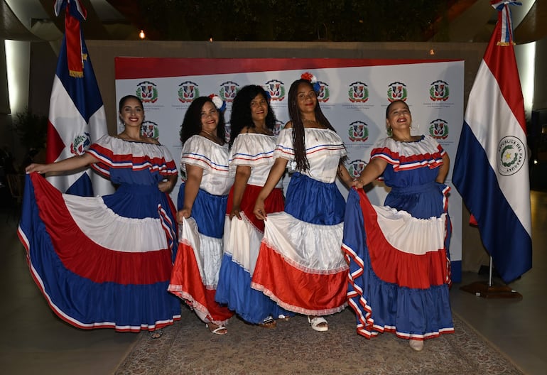 Fátima Balmori, Teresa Guzmán, Yolanda Brito, Esther De La Cruz y Aramí Dalila. 