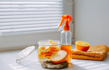 Vinagre con cáscara de naranja.