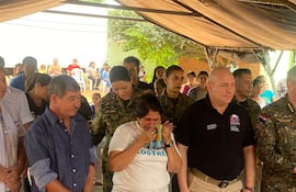 La madre del secuestrado, Obdulia Florenciano, lloró al recordar el cumpleaños de su hijo secuestrado.