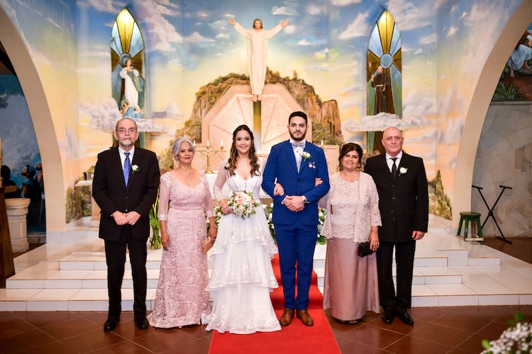 Los novios y sus padrinos.