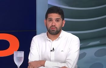 El diputado Raúl Benítez en los estadios de ABC TV.