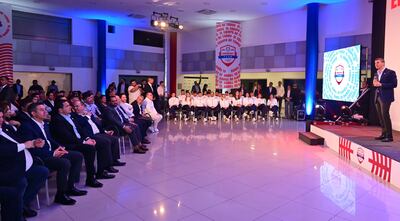 Los  atletas y abanderados que formarán parte de la edición centenaria de los Juegos Olímpicos en París el próximo 26 de julio.