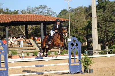 Agostina Sánchez con Anchico Z del Club Hípico Paraguayo se destacó y se alzó con el campeonato de la Quinta Fecha en la categoría 1.30 metros.