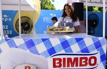 Las personas que asistan a la feria podrán degustar deliciosos sandwiches.