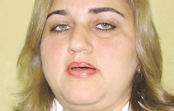 Alba Acevedo (ANR, Añetete), intendenta de Quiindy (Paraguarí), no quiso responder las acusaciones en su contra.