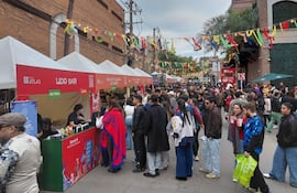 Muchas personas llegaron este domingo para participar del San Juan del Barrio Mariscal.