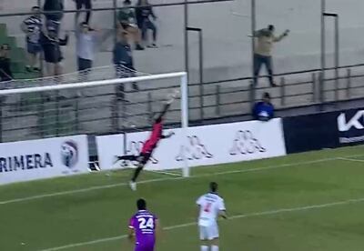 La atajada de Antony Silva, jugador de Nacional.