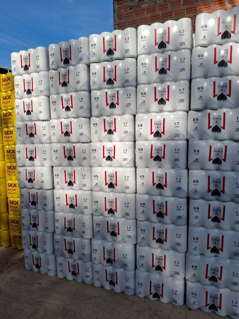 Reserva de cervezas en las bodegas de Fuerte Olimpo