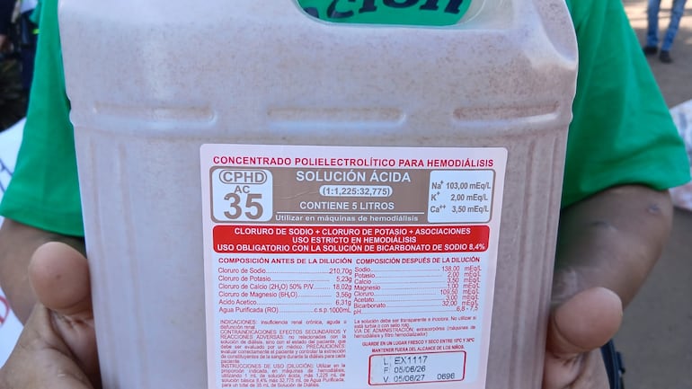 Una persona con insuficiencia renal no puede permanecer más de dos días sin someterse a diálisis, es por eso que piden la compra del insumo para que puedan realizar su tratamiento.