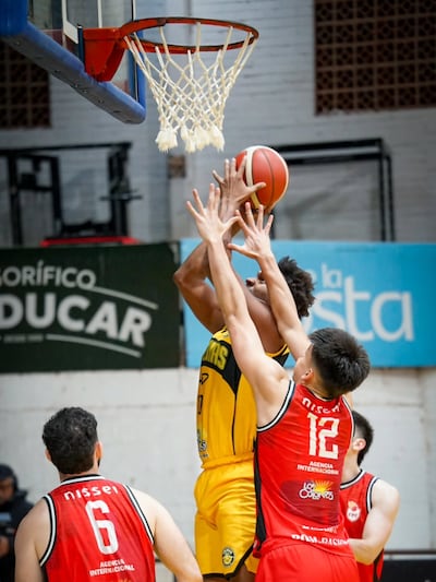 Colonias Gold le ganó a Félix Pérez Cardozo en el Ka'a Poty, para seguir escoltando a San José en el Clausura de baloncesto.