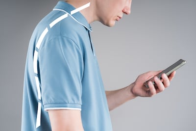 Text neck o cuello de texto.