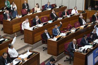 Los parlamentarios, si aprueban el incremento salarial planteado por el Ejecutivo, pasarán a ganar el próximo año G. 37.774.840 mensual.