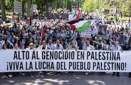MADRID (ESPAÑA), 17/05/2026.- Vista de la manifestación convocada este domingo por diversas asociaciones por Palestina en Madrid para exigir un "embargo integral" de armas a Israel y la ruptura de todas las relaciones con ese país. EFE/ Borja Sanchez-Trillo