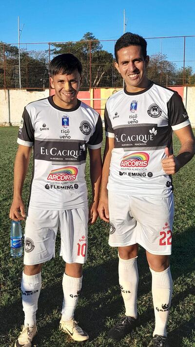 Jonathan Florenciáñez y Enrique Araújo, futbolistas del 24 de Setiembre de Areguá.