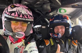 Santiago Peña (d) y Oliver Solberg en el shakedown del Rally del Paraguay 2026.