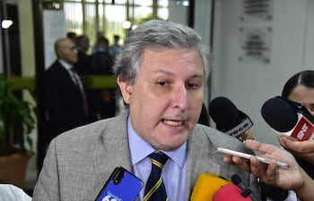 Sesion de la camara de senadores en el congreso nacional
Hoy 17 de Abril de 2024
Gustavo Machado. Rafael FIlizzola.