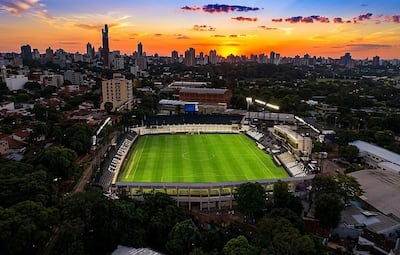 Atardecer capitalino, con la vista del estadio La Huerta de Libertad, sede del partido de hoy contra el Sportivo Trinidense.