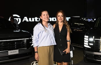 Elsa Sanabria y Mariel Jorgge.