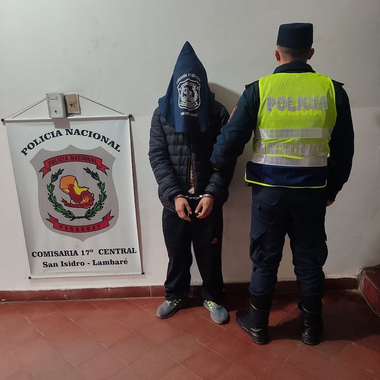 Intentó llevar carne escondida entre la ropa de un Biggie y terminó detenido