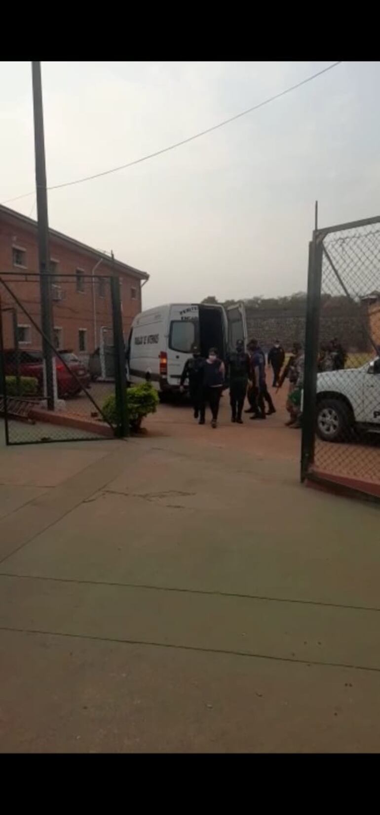 momentos del ingreso al penal regional (Cereso), donde permanecerá en una celda sepada del resto de internas, con un régimen de horario diferenciado de visitas y salidas al patio.