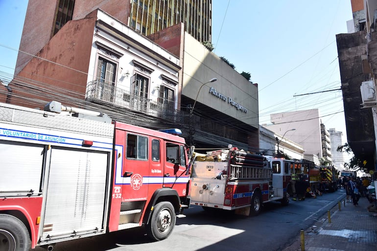 Desesperante video: así fue la evacuación del edificio Ahorros Paraguayos