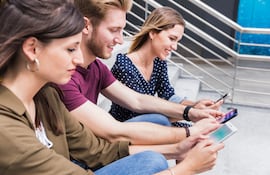 Un 85% de los jóvenes de todo el mundo están conectados a internet. (Imagen de Freepik/EFE)