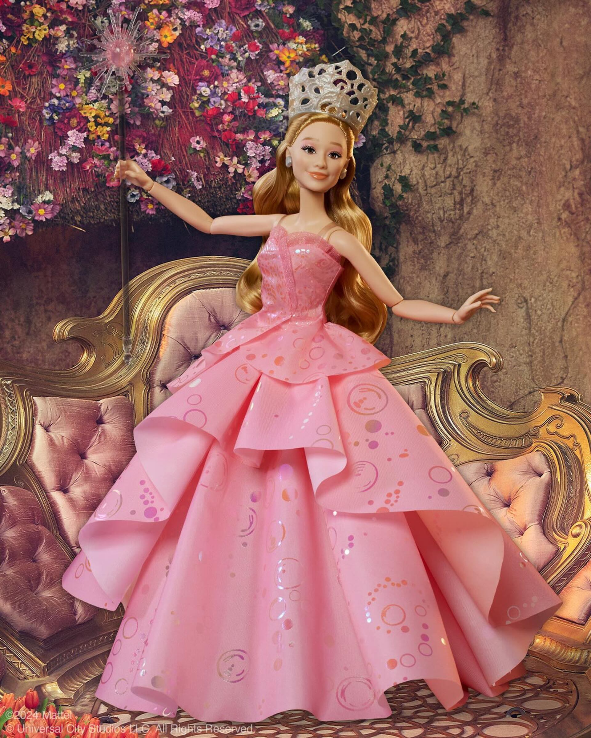 Mattel Universal Pictures' Mujer Sabia Mágica Malvada – Muñeca de Moda de la Luna con Atuendo Deluxe Removible y Accesorio, Inspirada en la Película