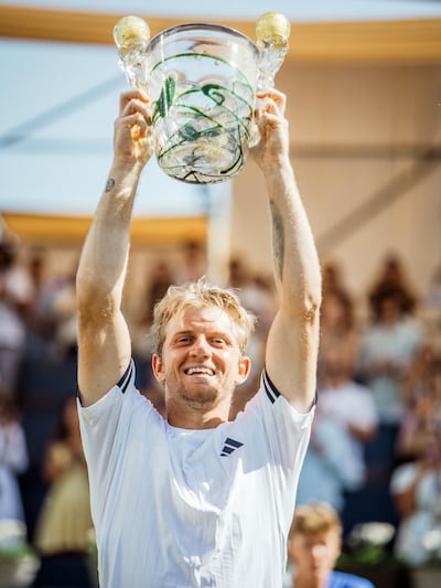 Alejandro Davidovich Fokina, campeón del torneo ATP 250 de Chengdú, China.