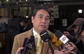 Eduardo Nakayama, senador.