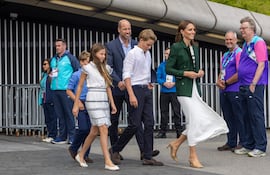 Kate Middleton y William de Inglaterra junto a George, Charlotte y Louis asistieron a los Juegos de la Mancomunidad de Glasgow 2026 en Glasgow, Escocia. (Michael McGurk / POOL / AFP)