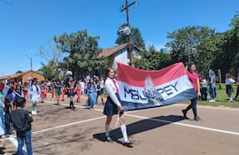 Con desfile estudiantil y policial honran a la santa patrona Virgen de los Dolores y el aniversario 207 de fundación de Mbuyapey.