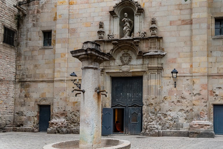 Iglesia de San Felipe Neri de Barcelona, atacada durante la Guerra Civil Española.