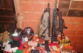 Elementos incautados esta mañana, en los operativos llevados a cabo para detener a implicados en el séxtuple homicidio registrado en Amambay el 11 de enero.