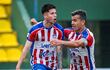 Matías Schabus (izquierda) festeja su gol en compañía de José Feliciano Verdún, en la victoria de Encarnación FC sobre Tembetary por 2-0.