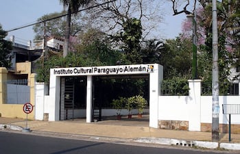 Fachada del Instituto Cultural Paraguayo-Alemán.
