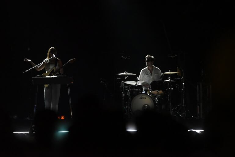 El grupo británico Jungle en el escenario de Asunciónico.