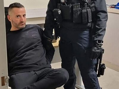 el arresto del jefe de la mafia italiana Marco Raduano, en Bastia, Córcega. Marco Raduano, descrito como "peligroso" en la lista de Europol de los criminales más buscados de Europa, fue detenido en Bastia, Córcega.