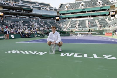 Janik Sinner (24 años), campeón en Indian Wells luego de vencer en la final al ruso Daniil Medvedev (30) por doble 7-6.