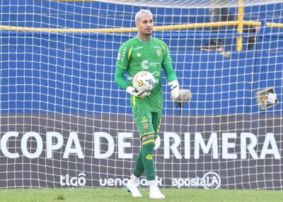 Gonzalo Adrián Falcón (28 años), guardameta uruguayo de Recoleta FC.