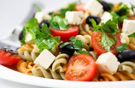 Ensalada de pastas frías.