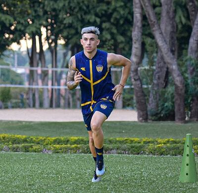 Lautaro Nicolás Comas (29 años), mediocampista argentino del Sportivo Luqueño.