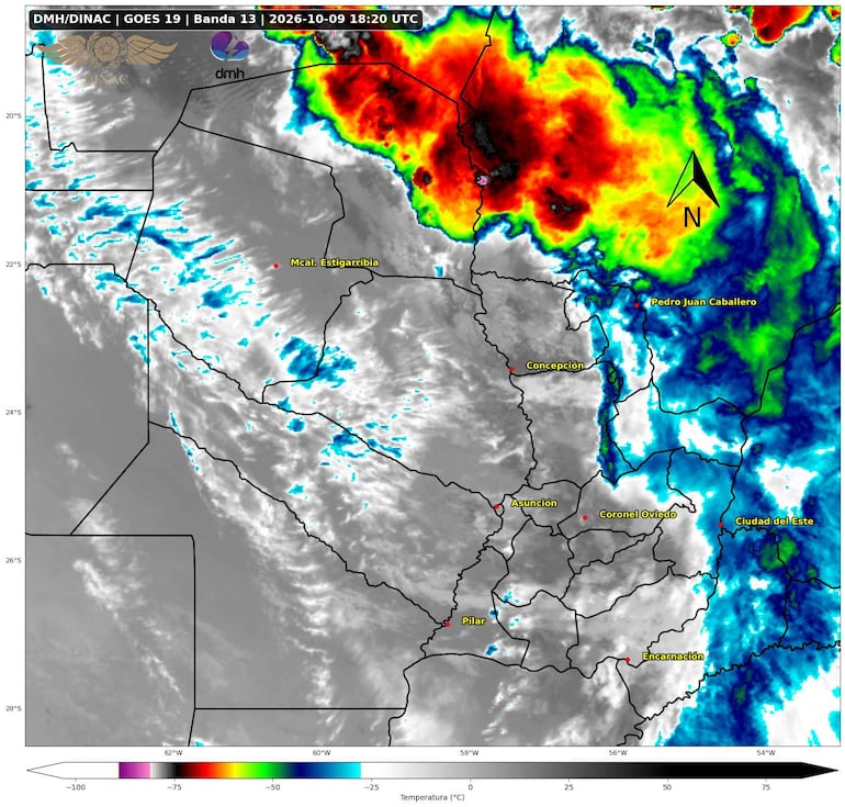 Mapa satelital mostrando temperaturas en diferentes regiones de Paraguay, con detalles de coordenadas geográficas.