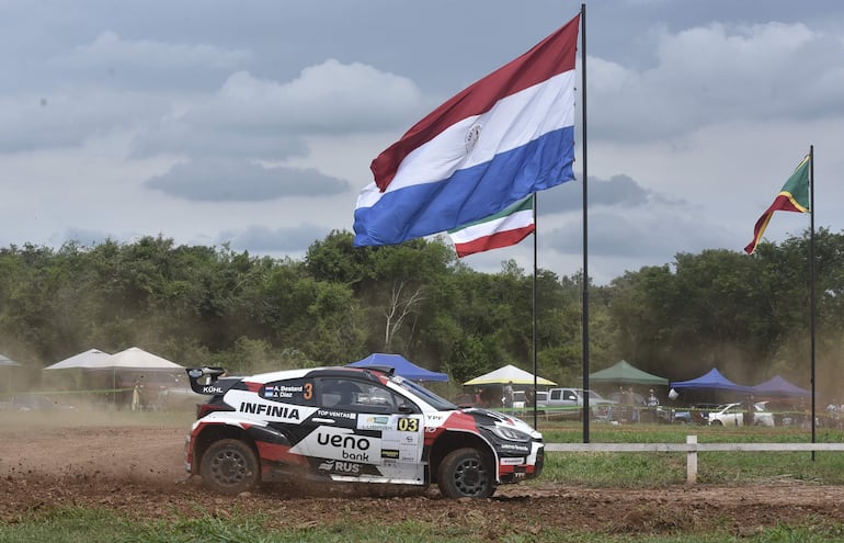 Una postal del Toyota GR Yaris Rally2 #3 de Augusto Bestard y José Luis Díaz, en Hohenau.