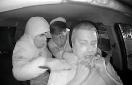 El chofer de Bolt fue asaltado por dos jóvenes en la zona del Bañado Sur de Asunción.