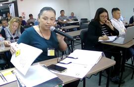 La senadora Yolanda Paredes enfatizó la importancia del control del dinero sucio en los partidos.